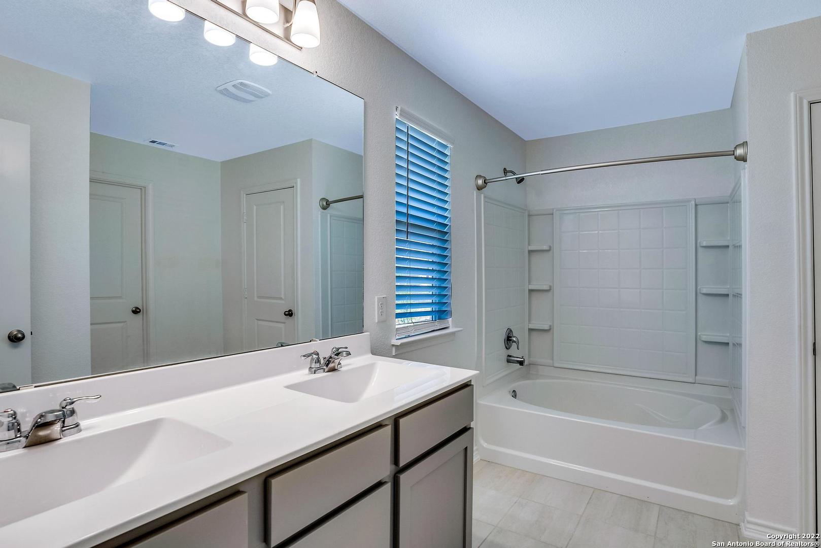 property viewer photo 16