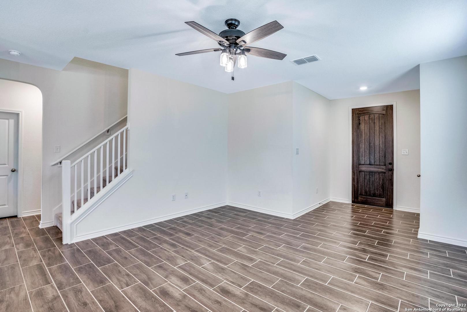 property viewer photo 4