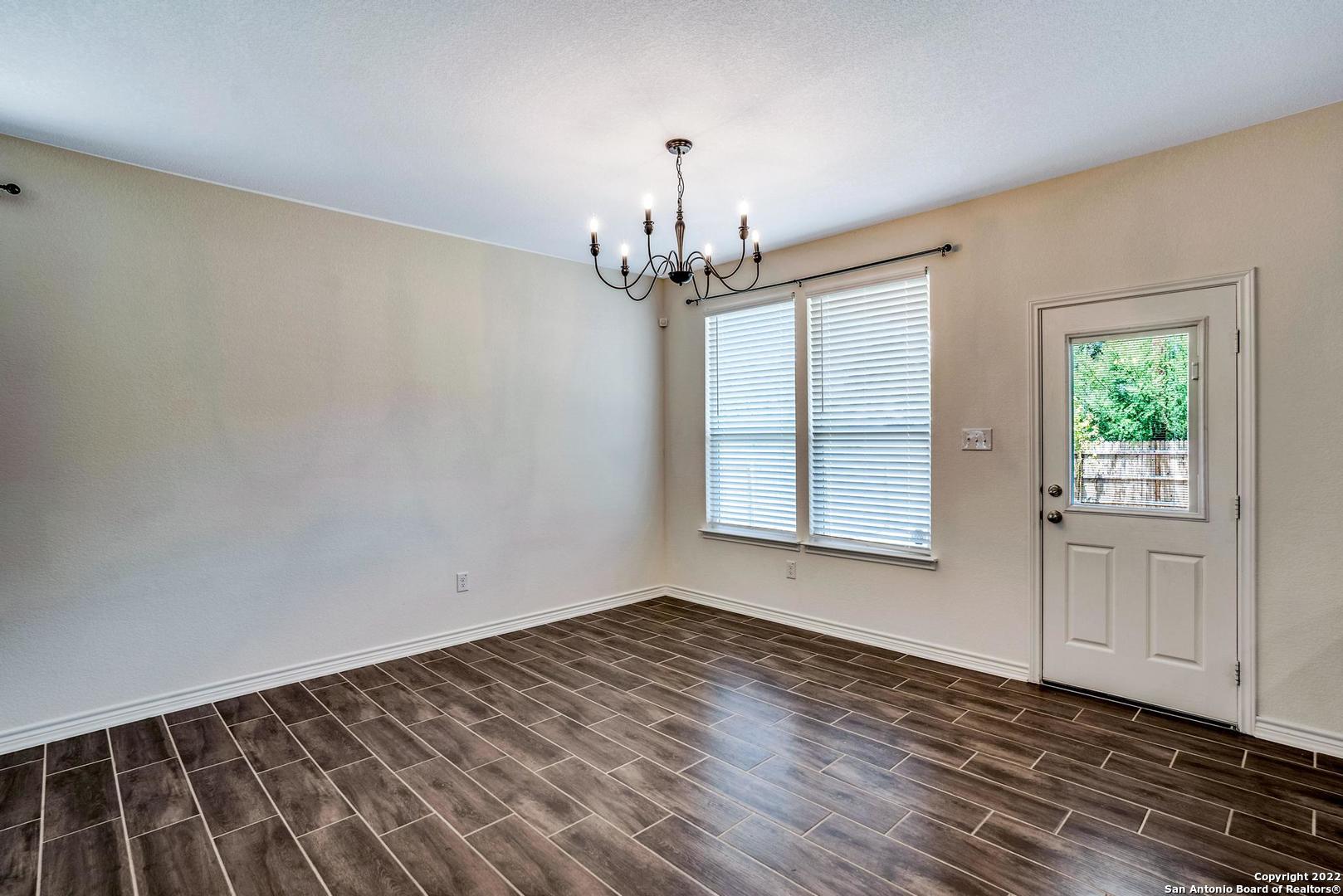 property viewer photo 6