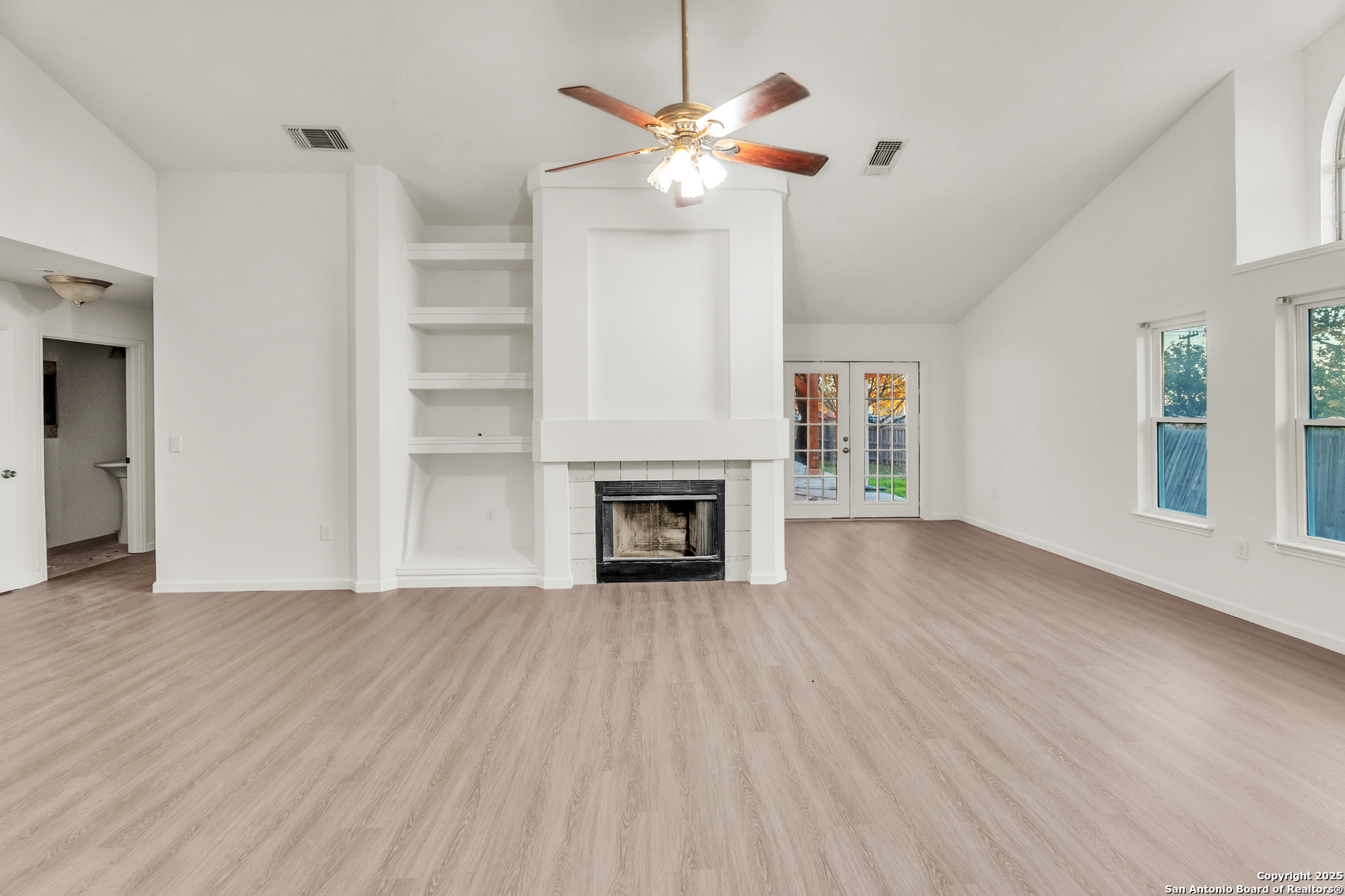 property viewer photo 10