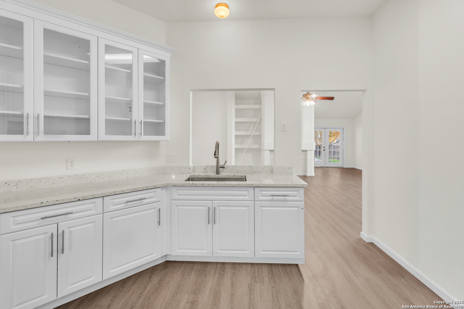property viewer photo 15