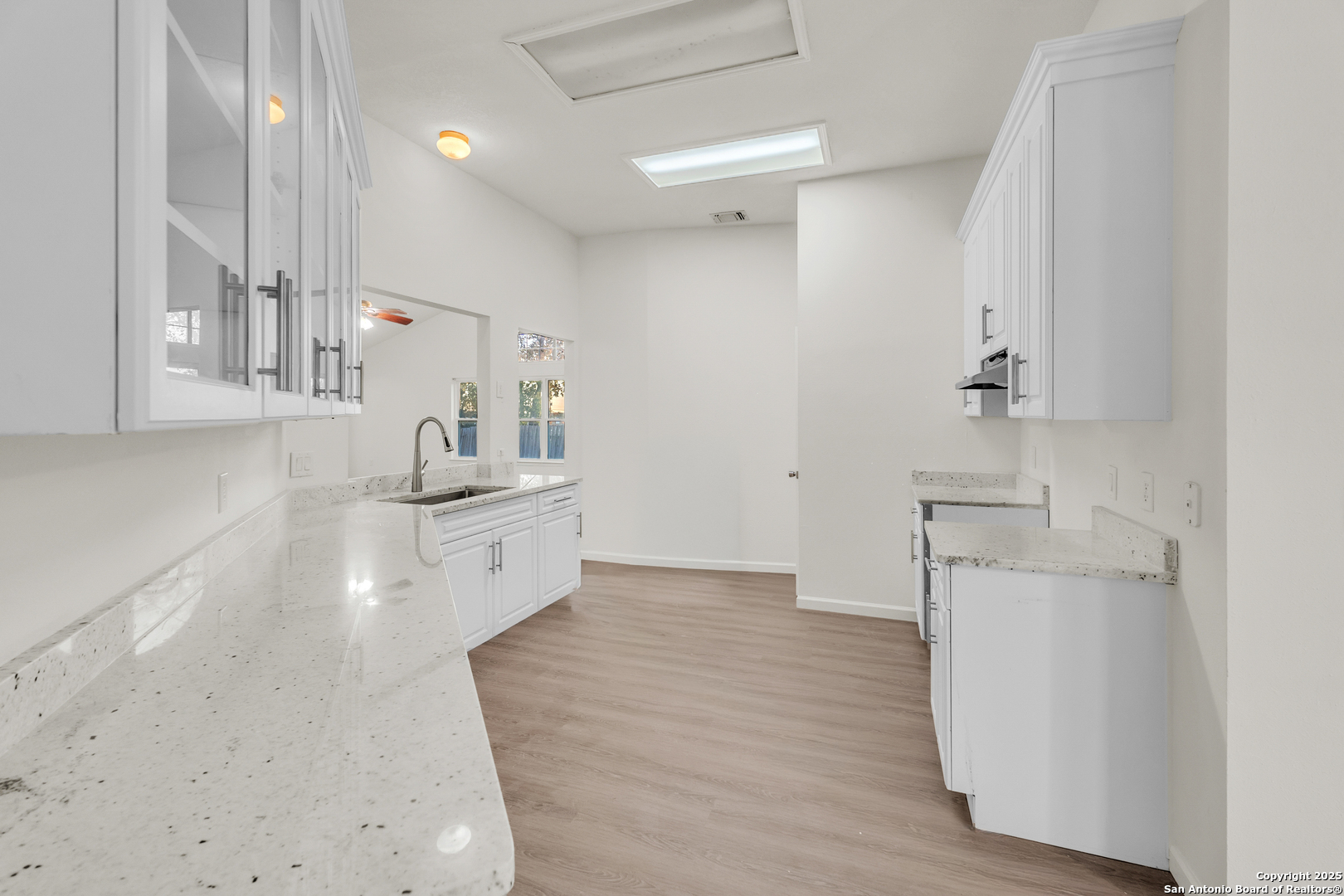 property viewer photo 16
