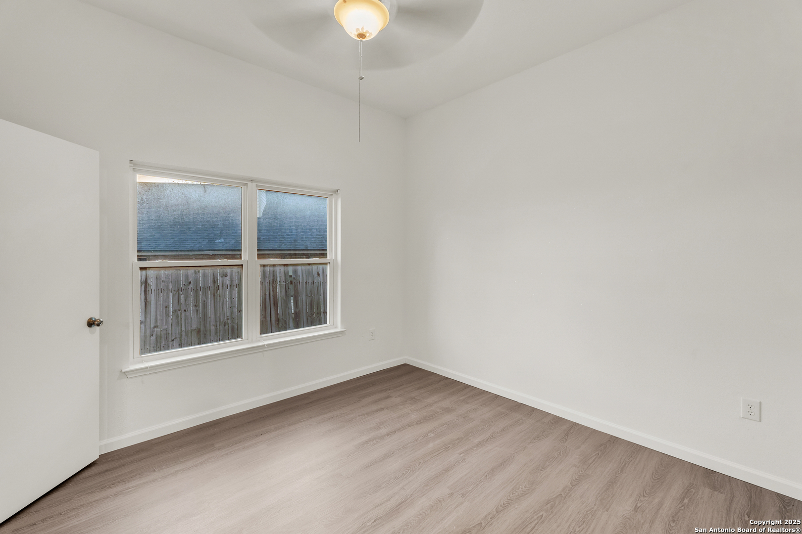property viewer photo 19