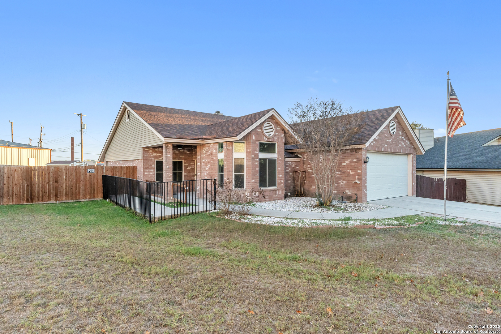 property viewer photo 2