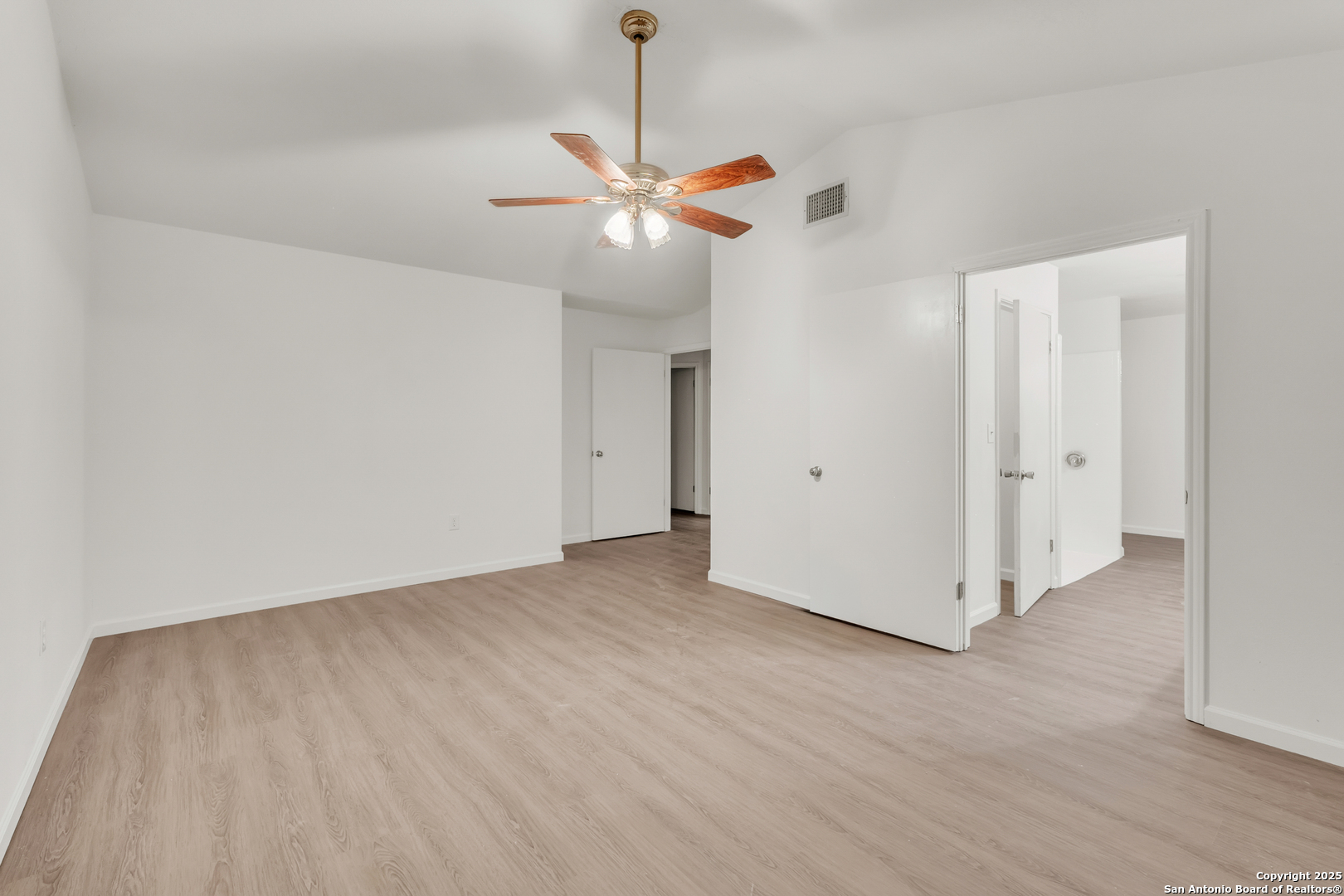 property viewer photo 24