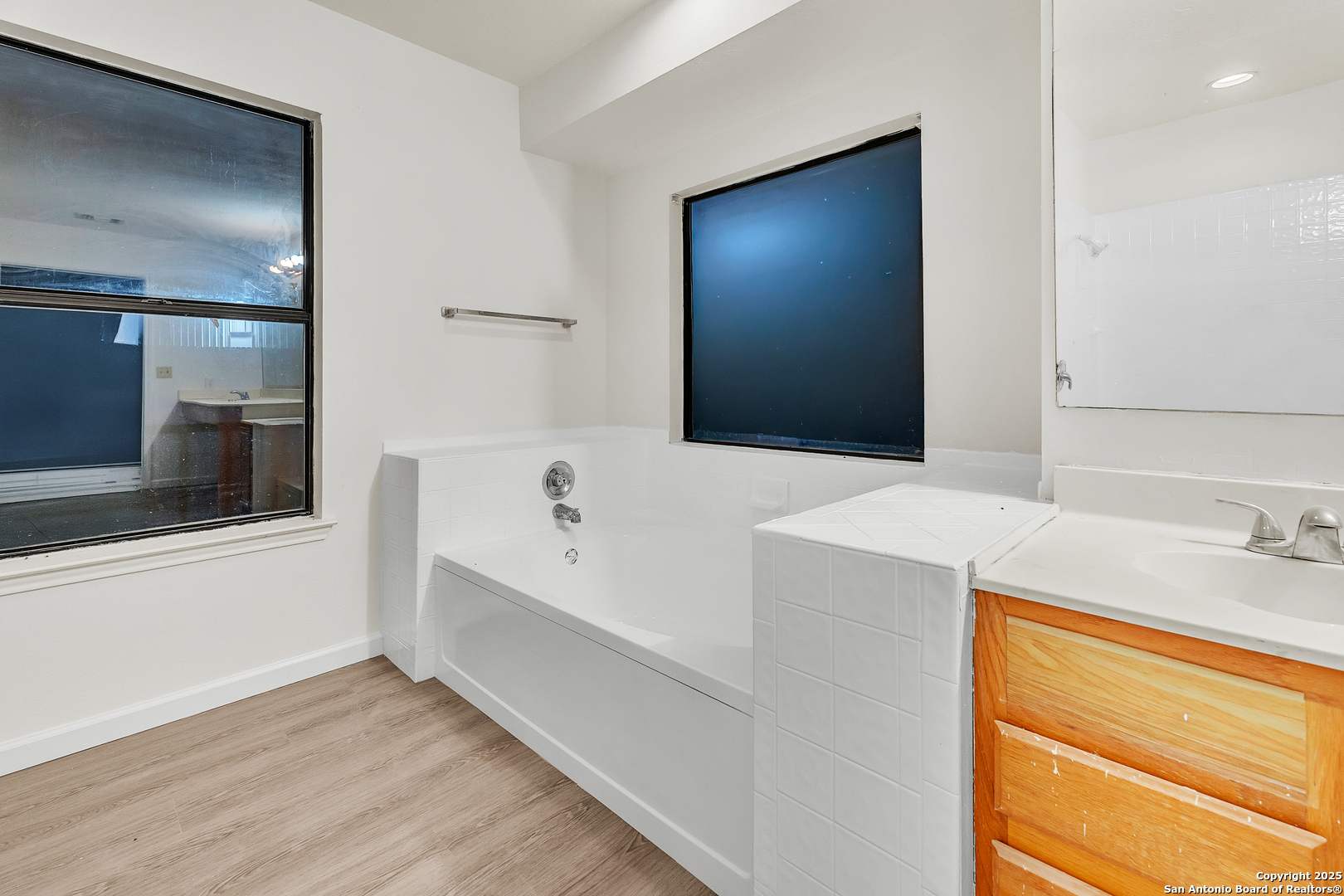 property viewer photo 28