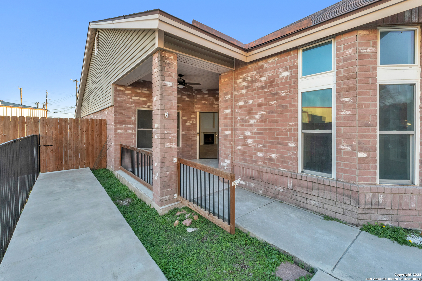 property viewer photo 3