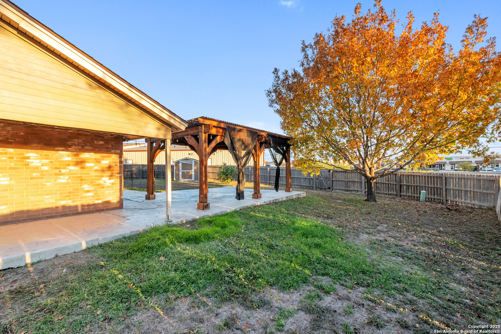 property viewer photo 32