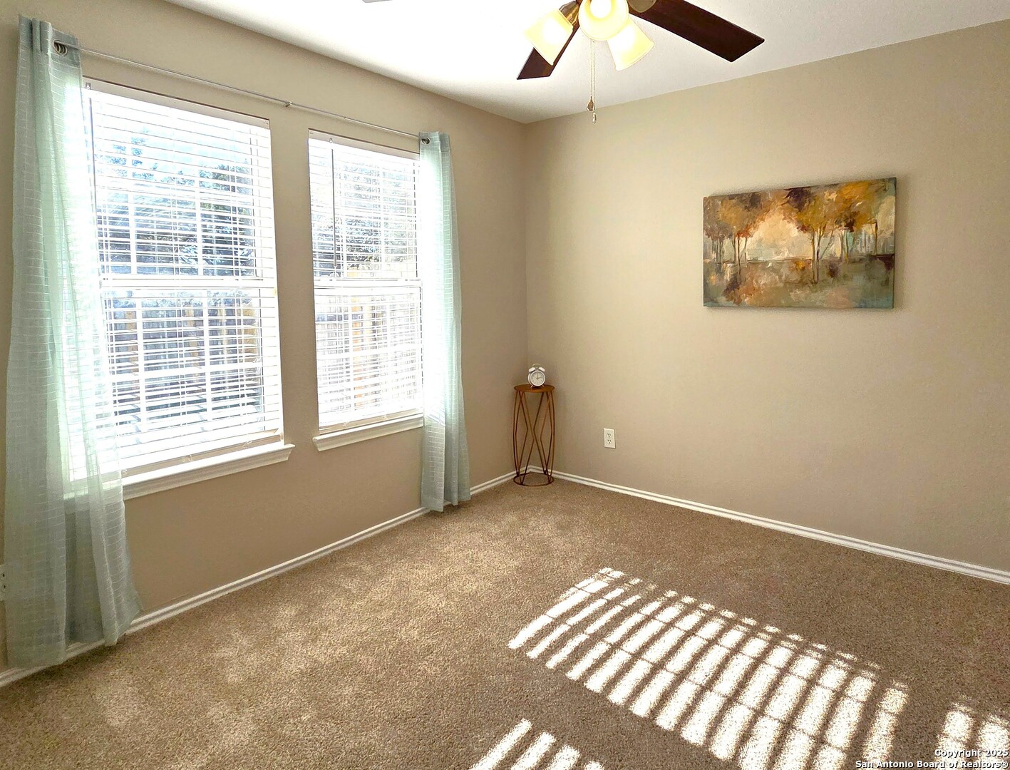 property viewer photo 7