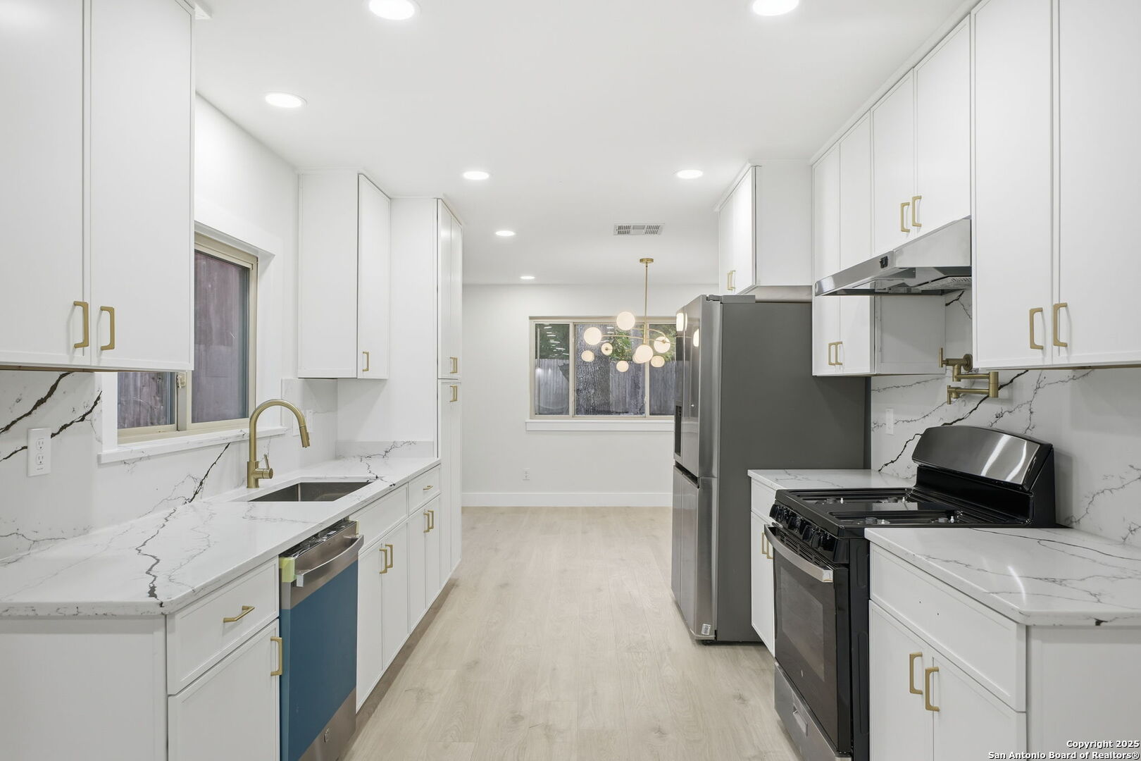 property viewer photo 14