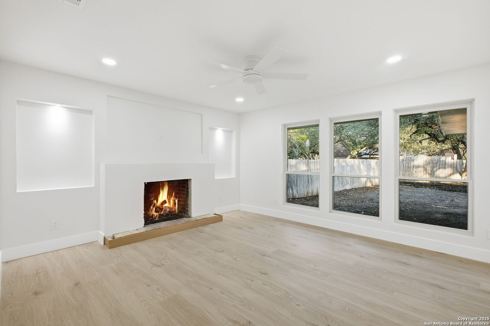 property viewer photo 15