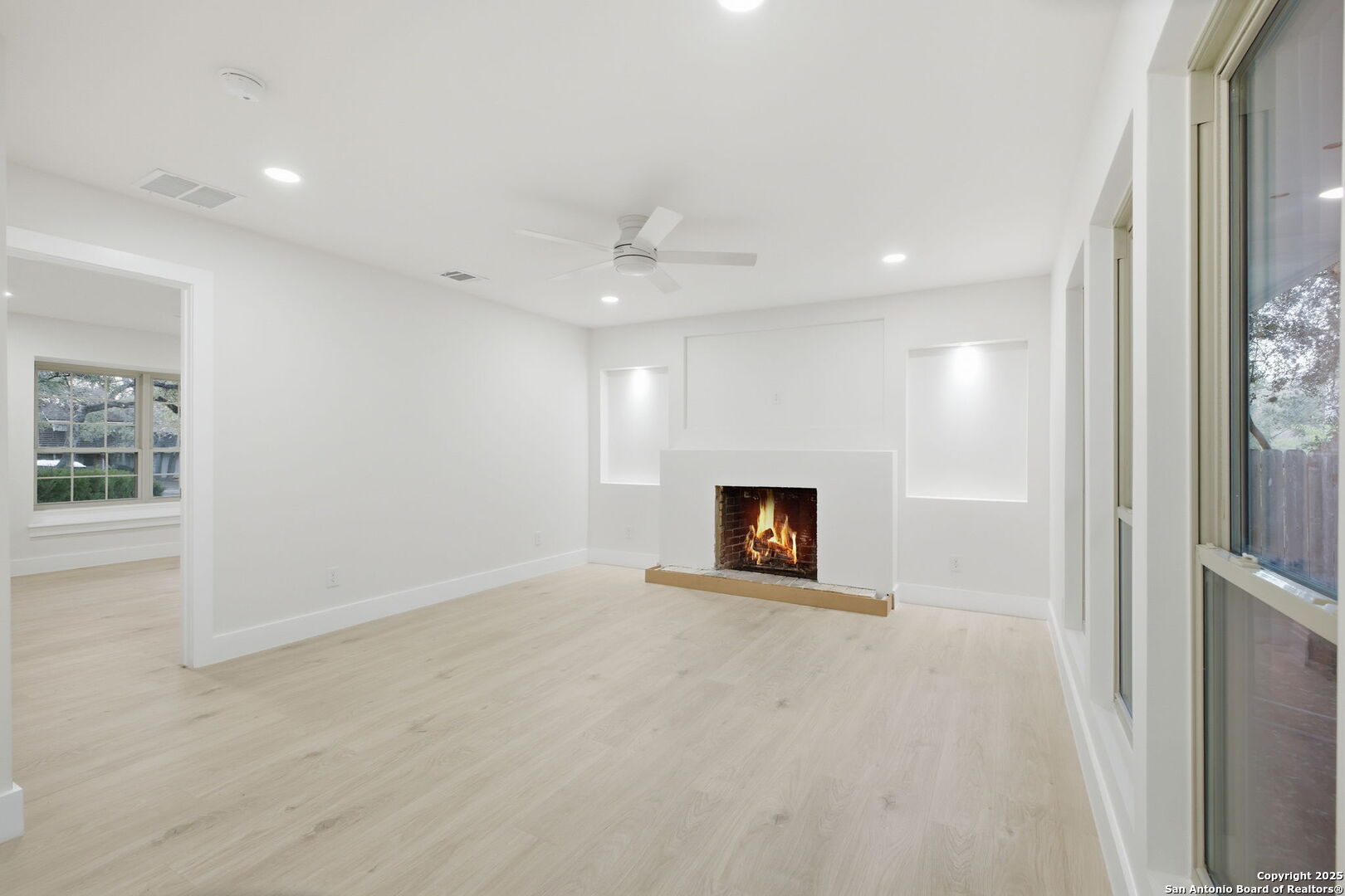 property viewer photo 18