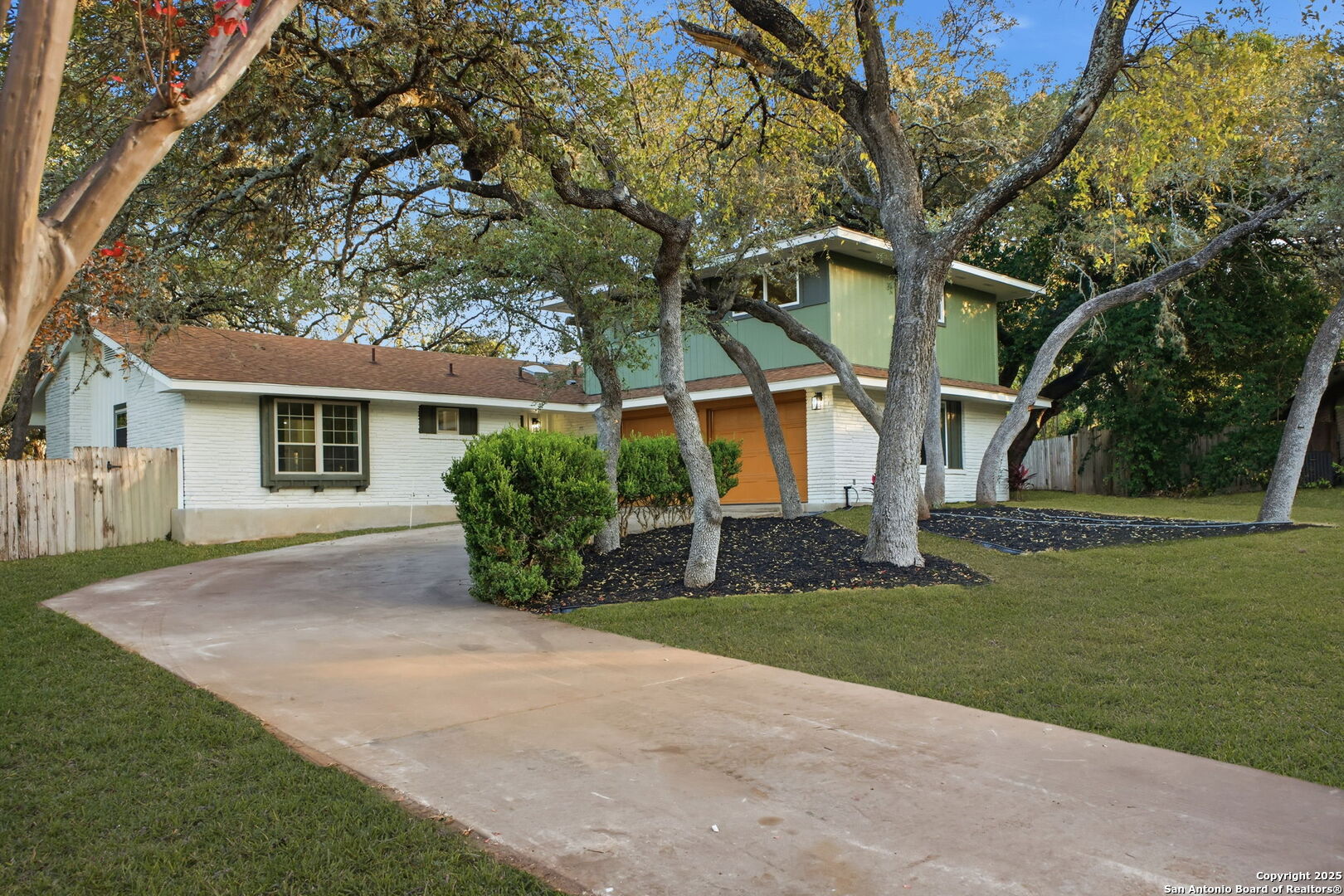 property viewer photo 2