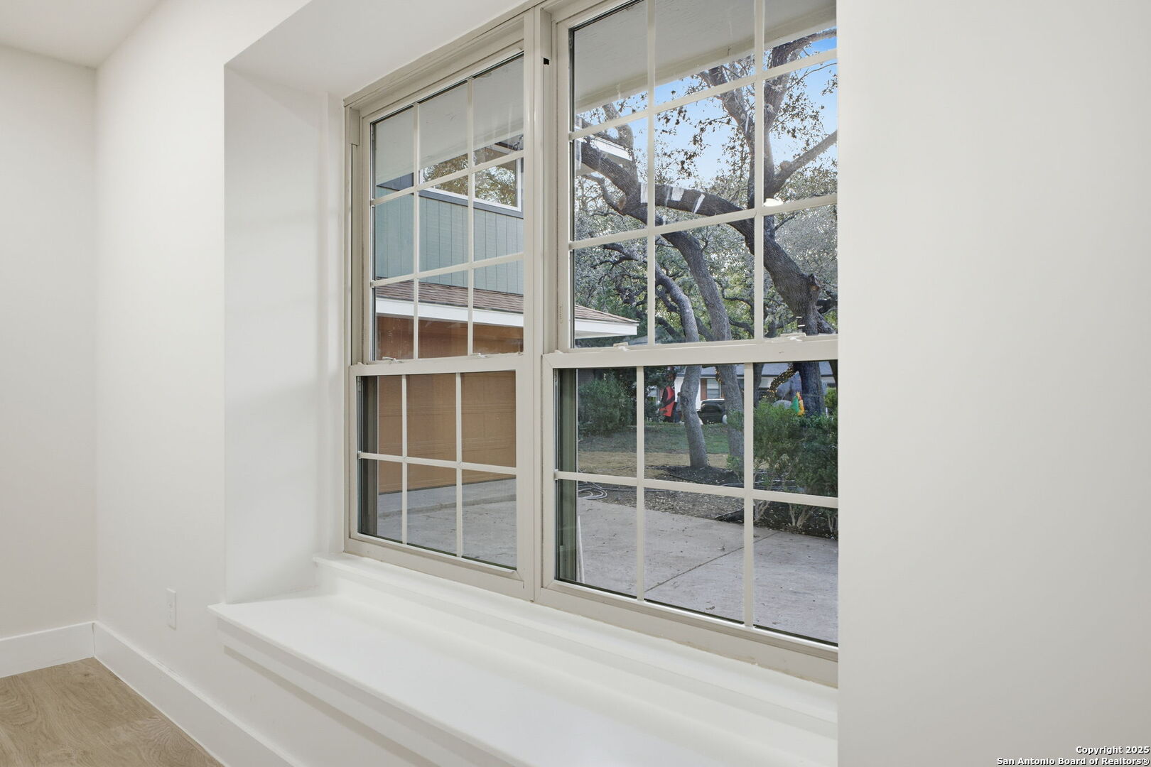 property viewer photo 23