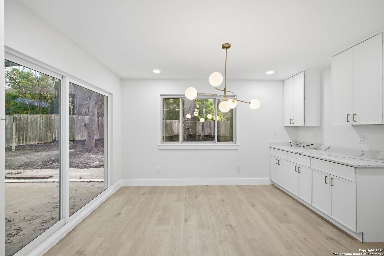 property viewer photo 24