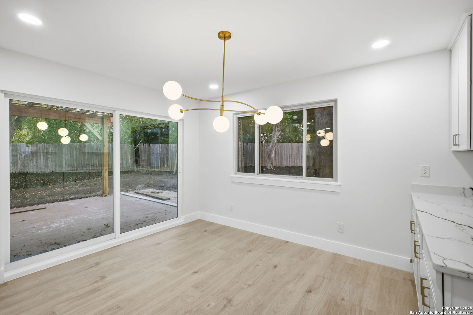 property viewer photo 28