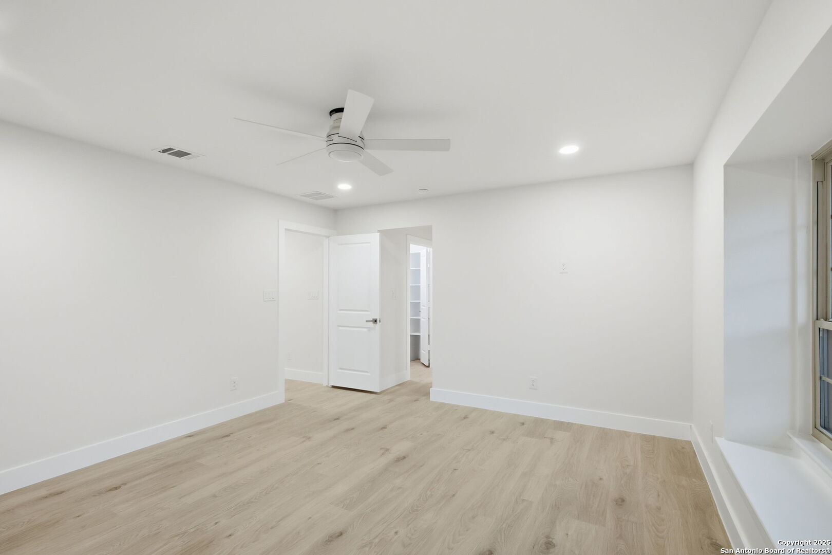 property viewer photo 29