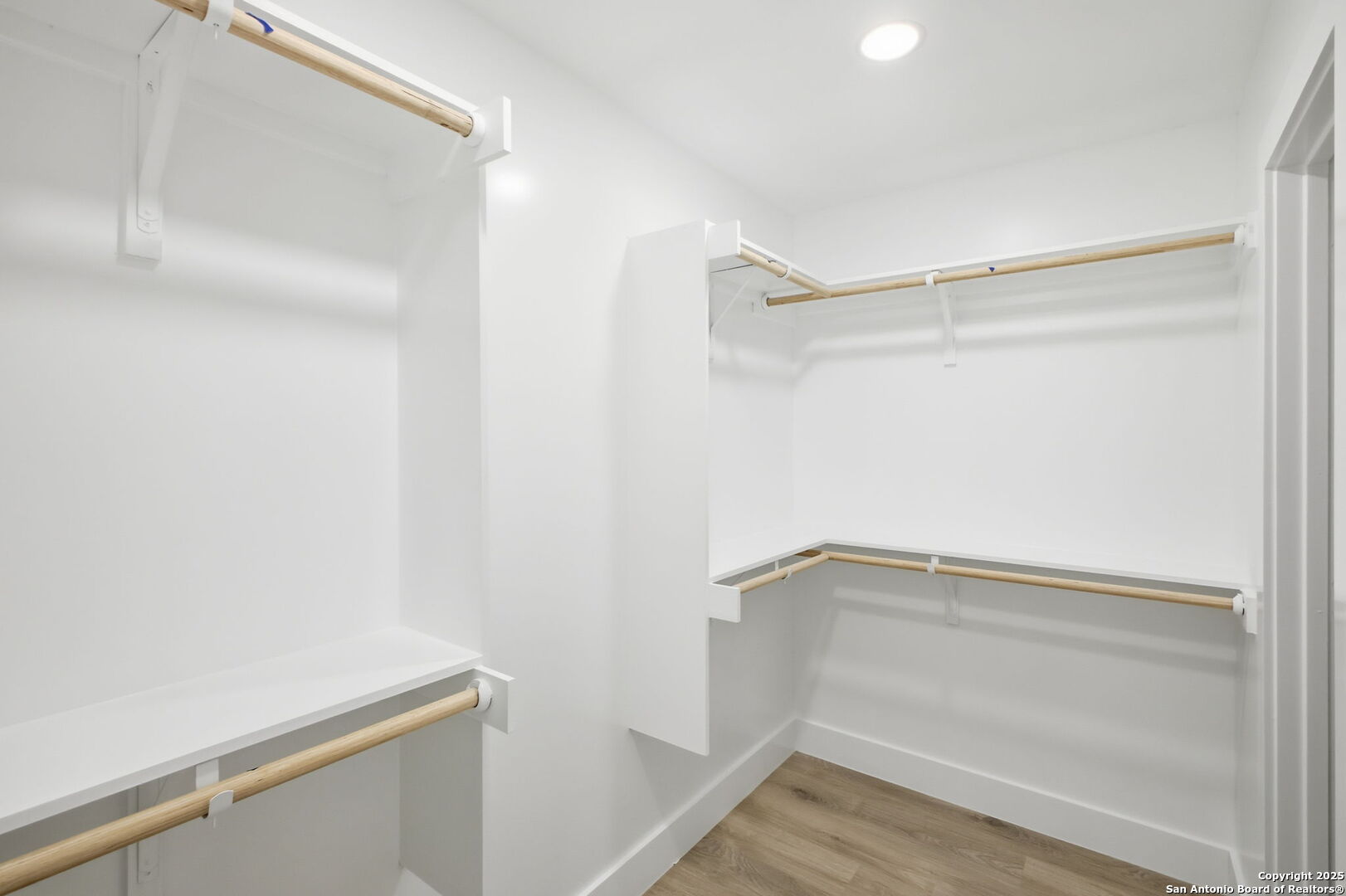 property viewer photo 30