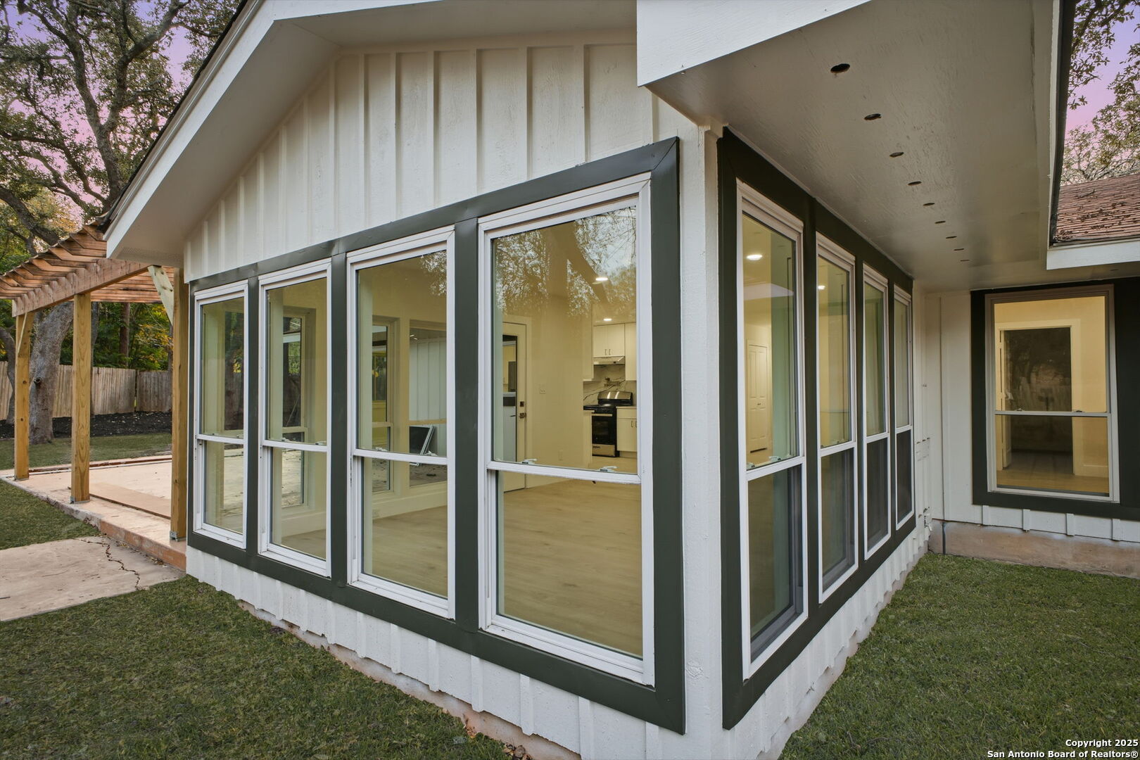 property viewer photo 33