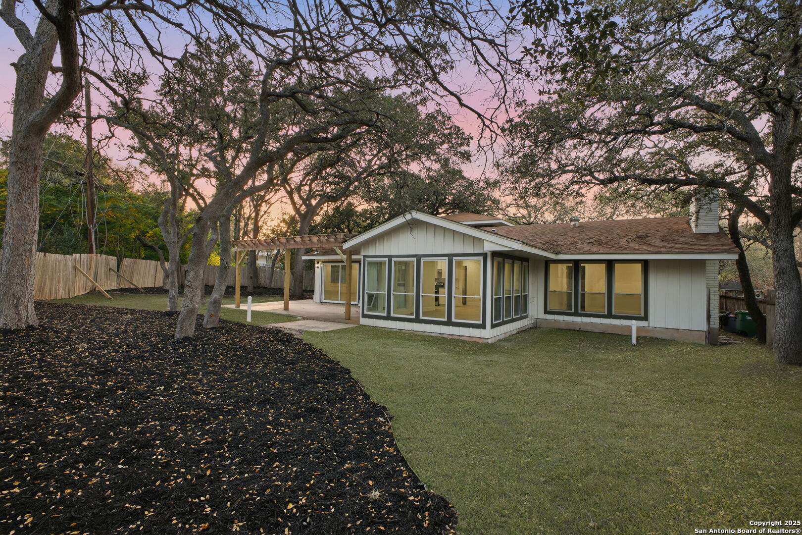 property viewer photo 36