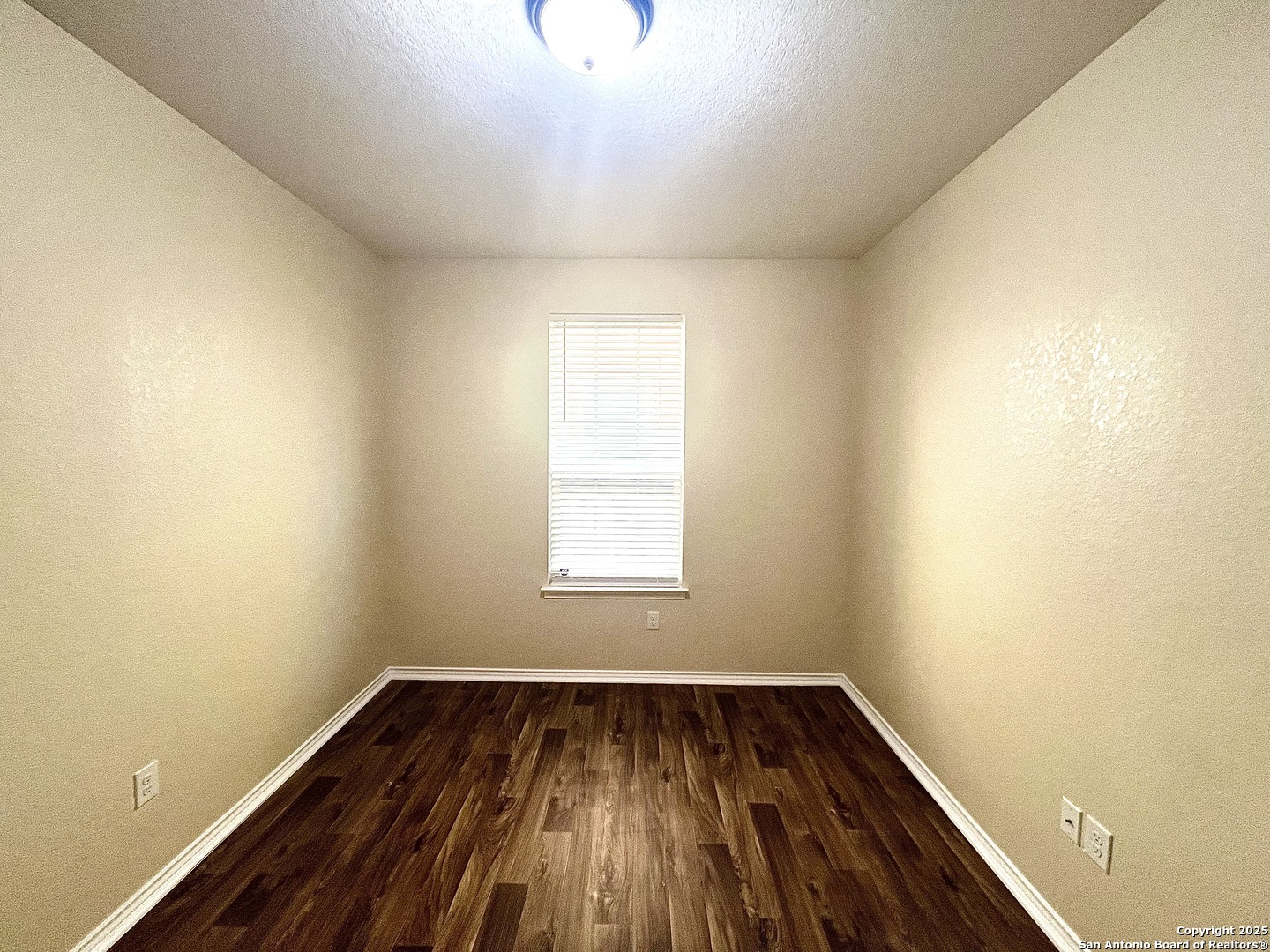 property viewer photo 11