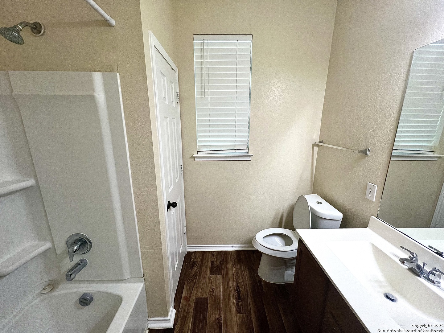 property viewer photo 12