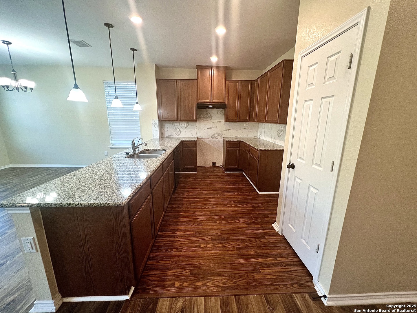 property viewer photo 4