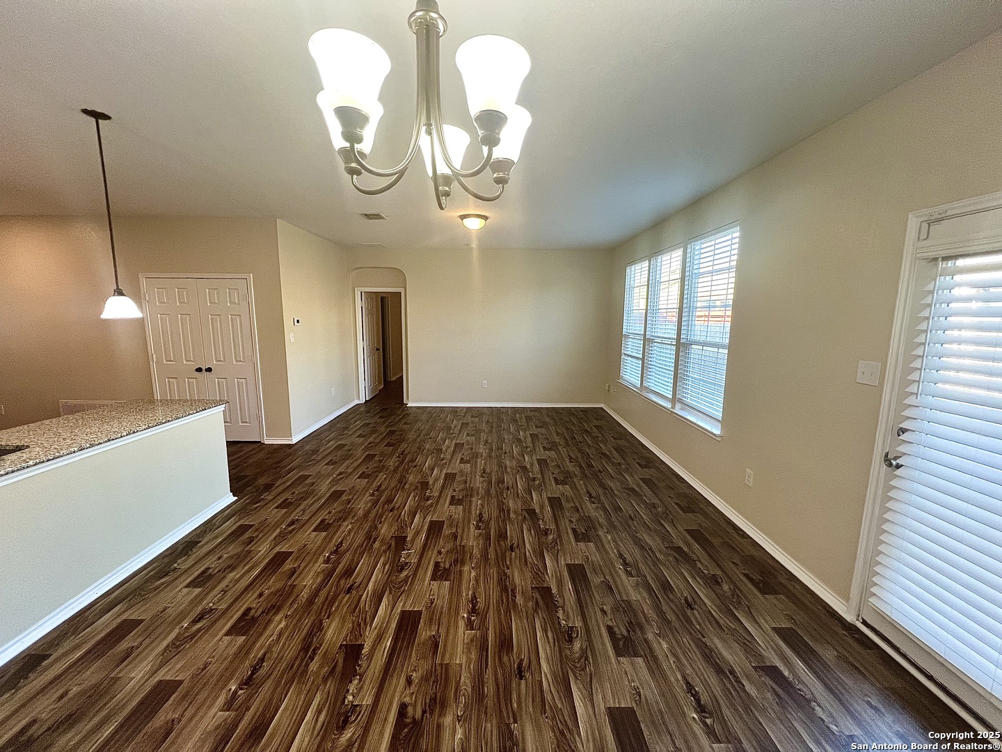 property viewer photo 5