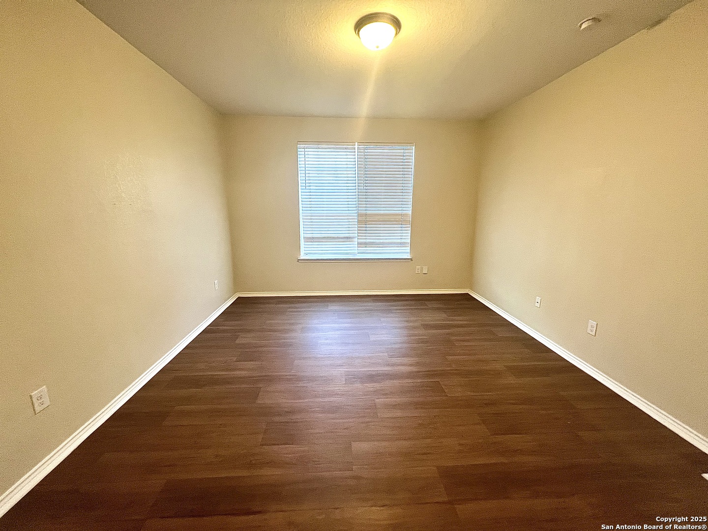 property viewer photo 6