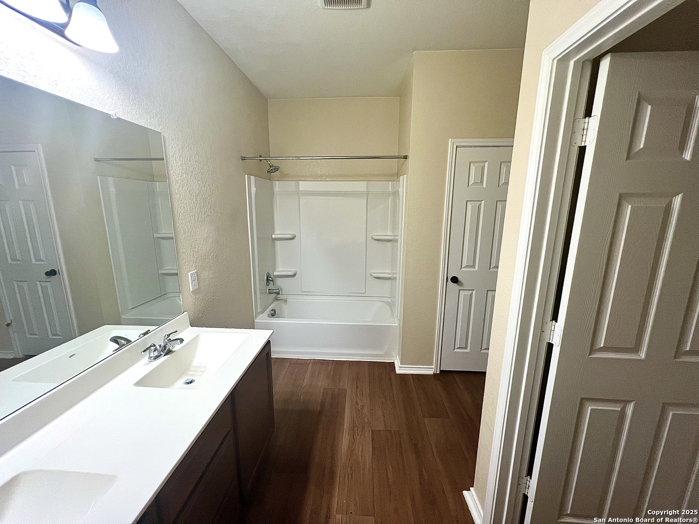 property viewer photo 8