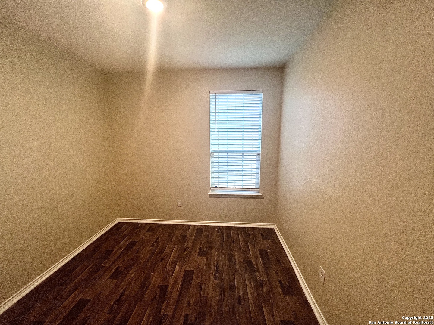 property viewer photo 9