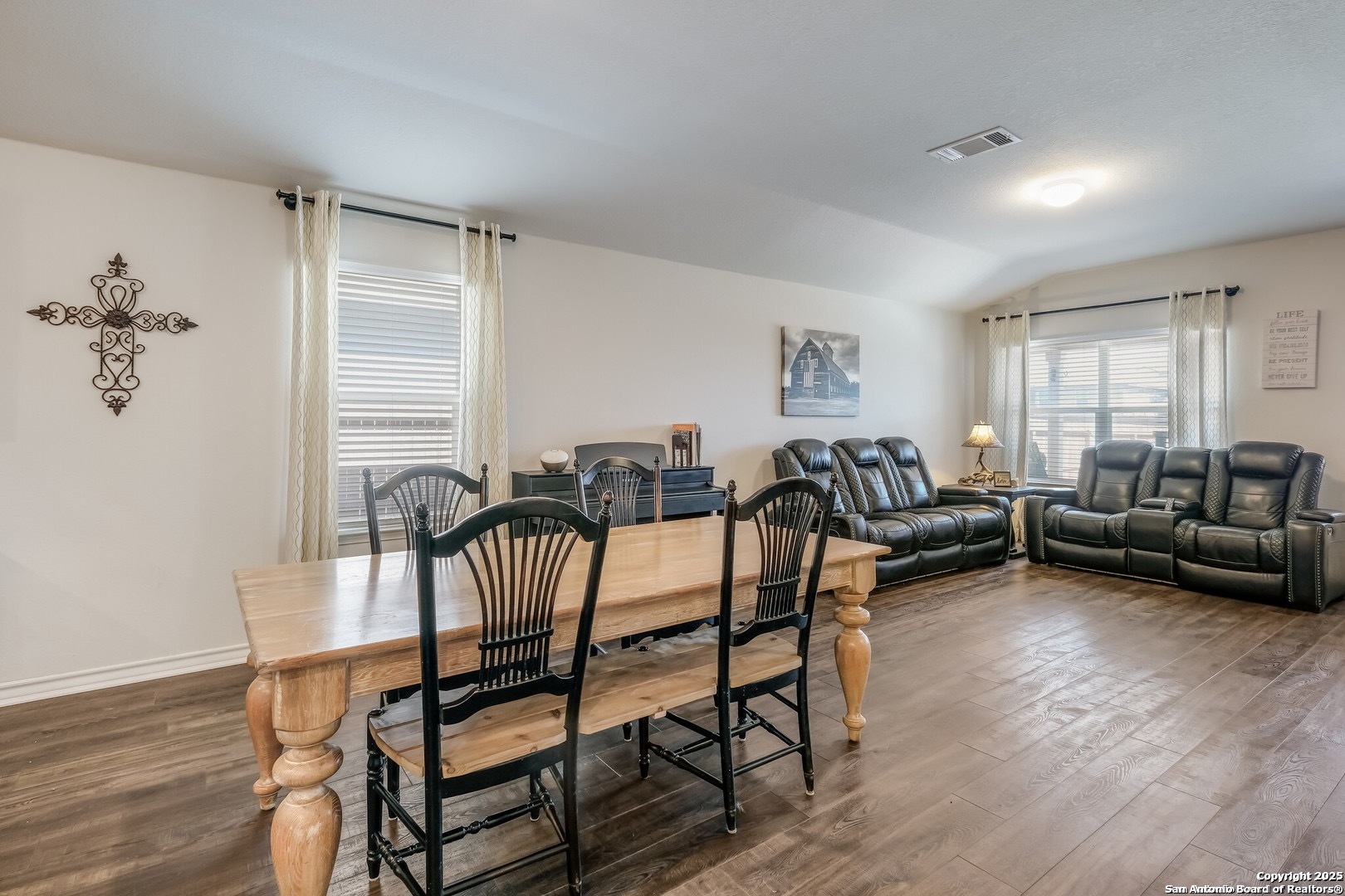 property viewer photo 1