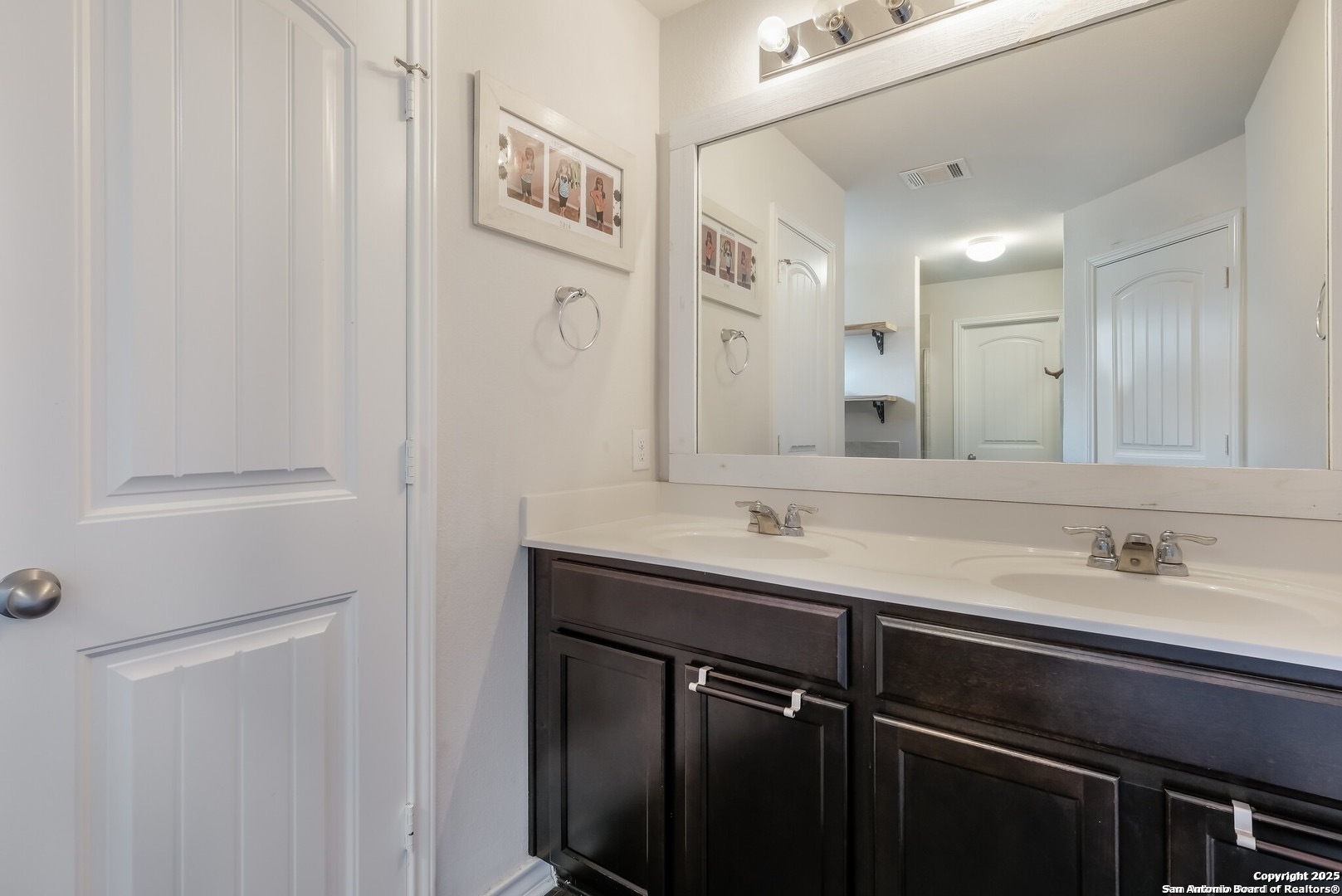 property viewer photo 10