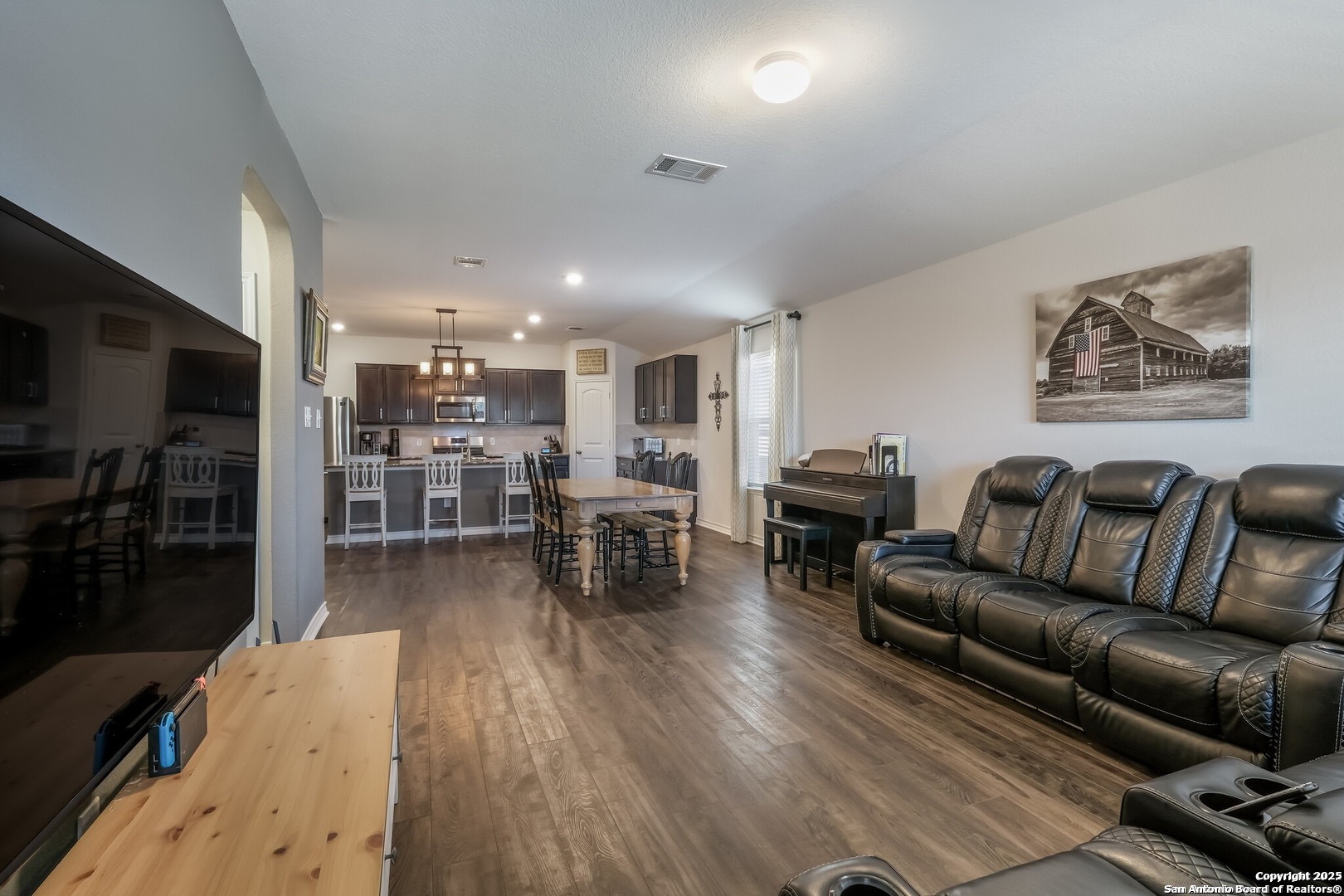 property viewer photo 2