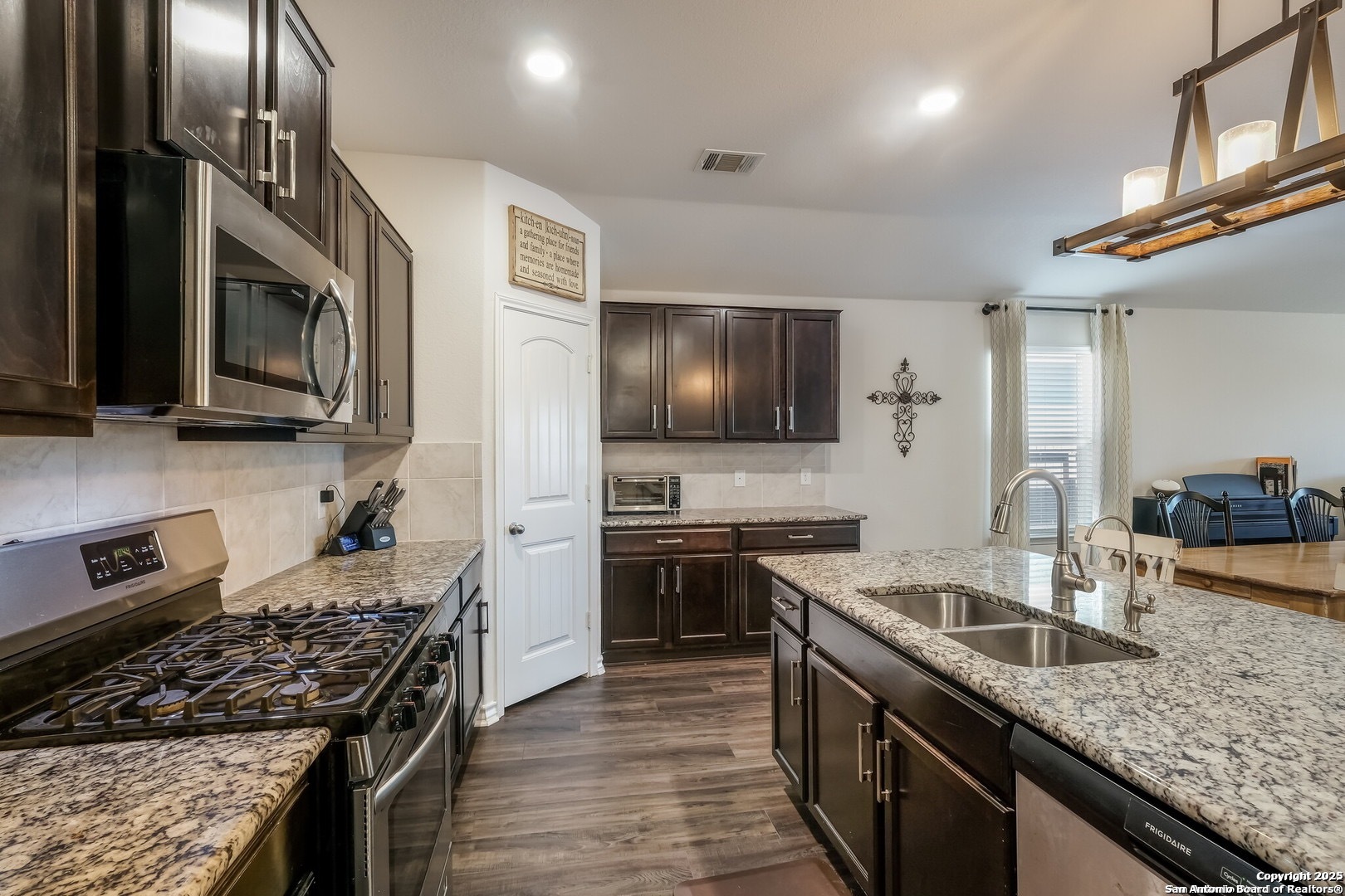 property viewer photo 5