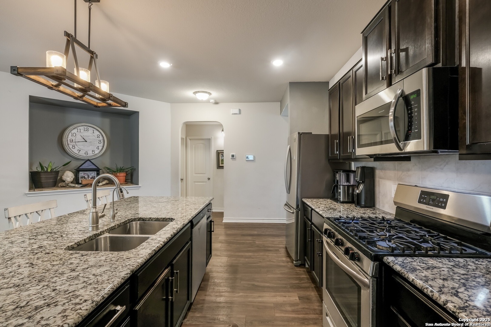 property viewer photo 6