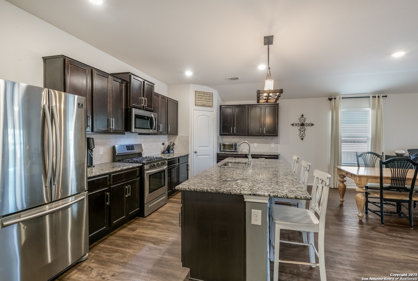 property viewer photo 7