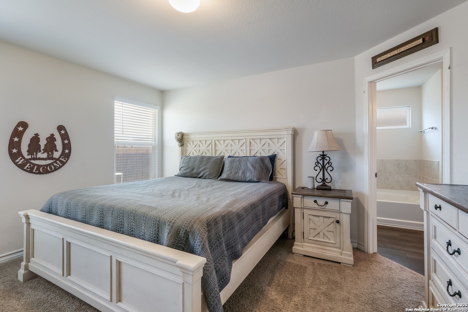 property viewer photo 9