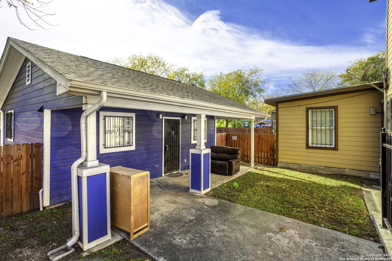 property viewer photo 1