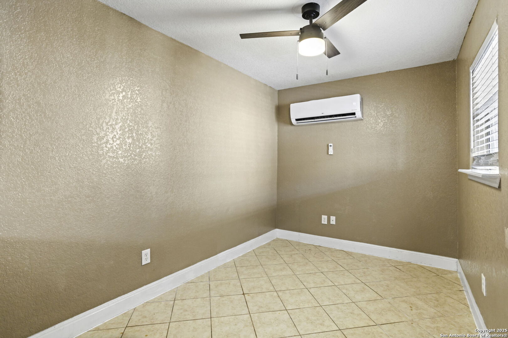property viewer photo 10