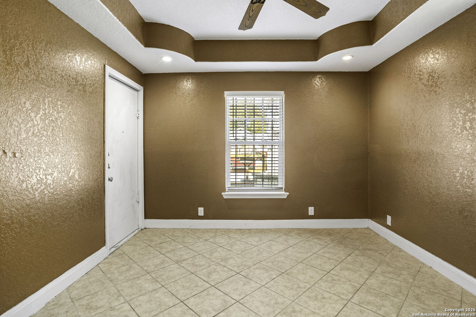 property viewer photo 6