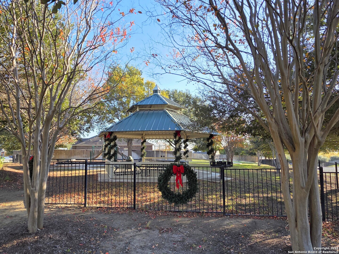 property viewer photo 35