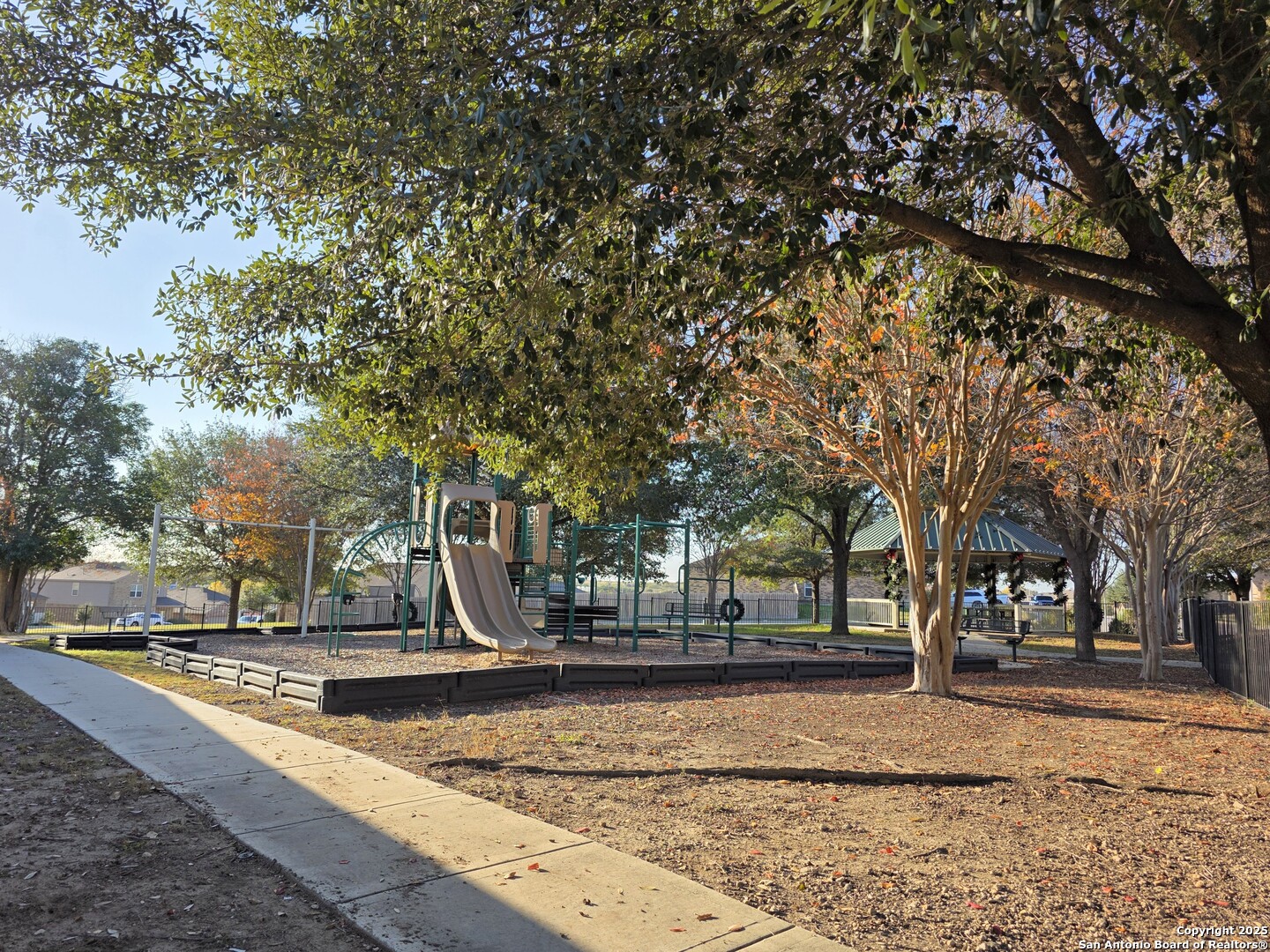 property viewer photo 38