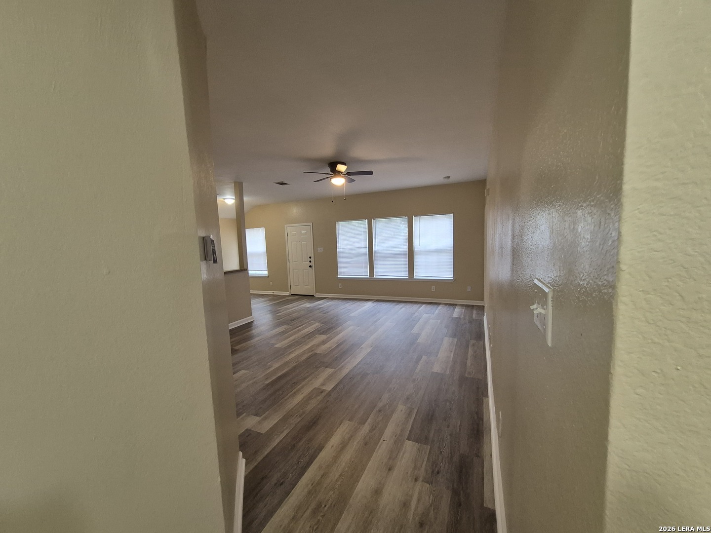 property viewer photo 15