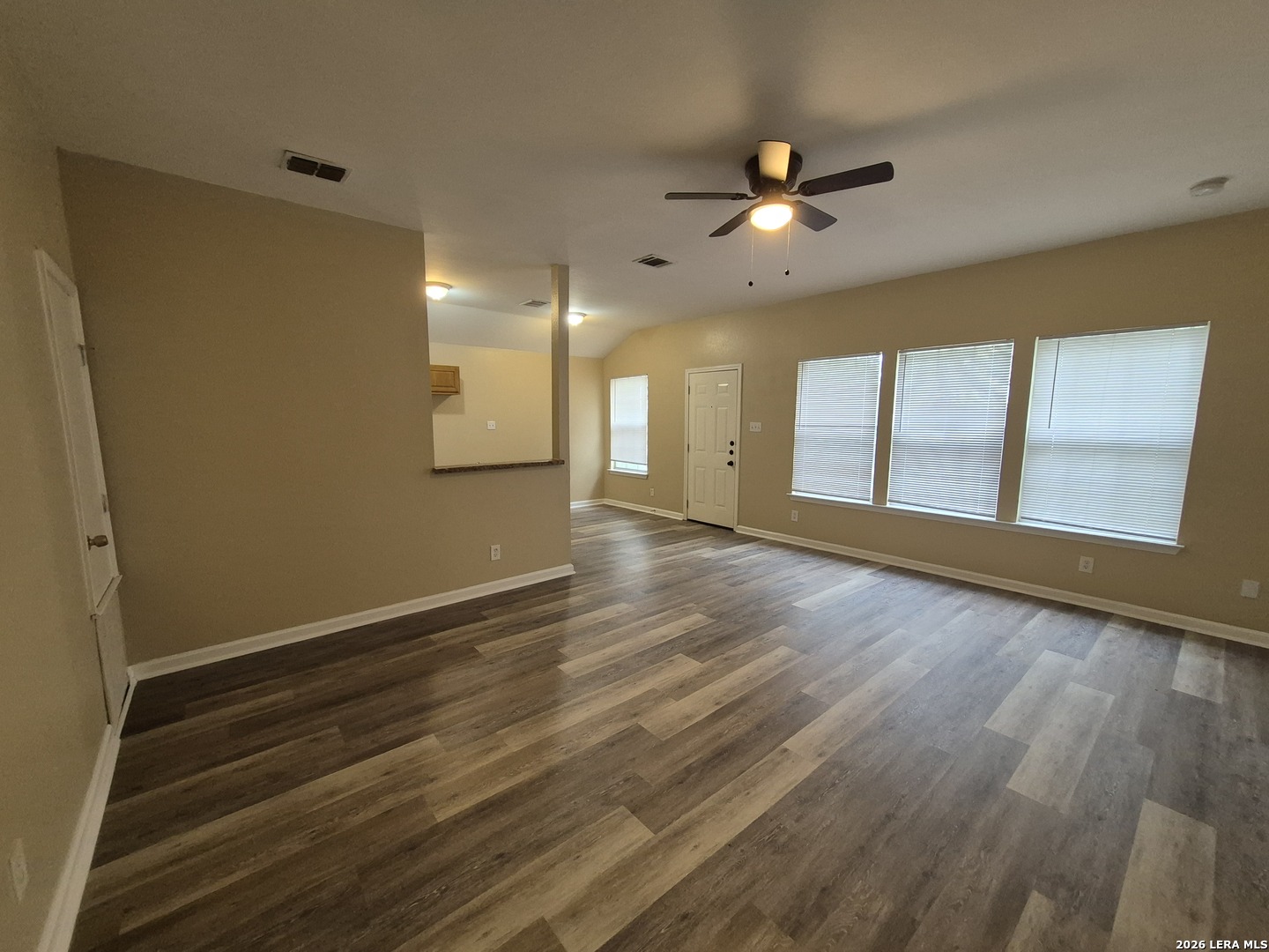 property viewer photo 16