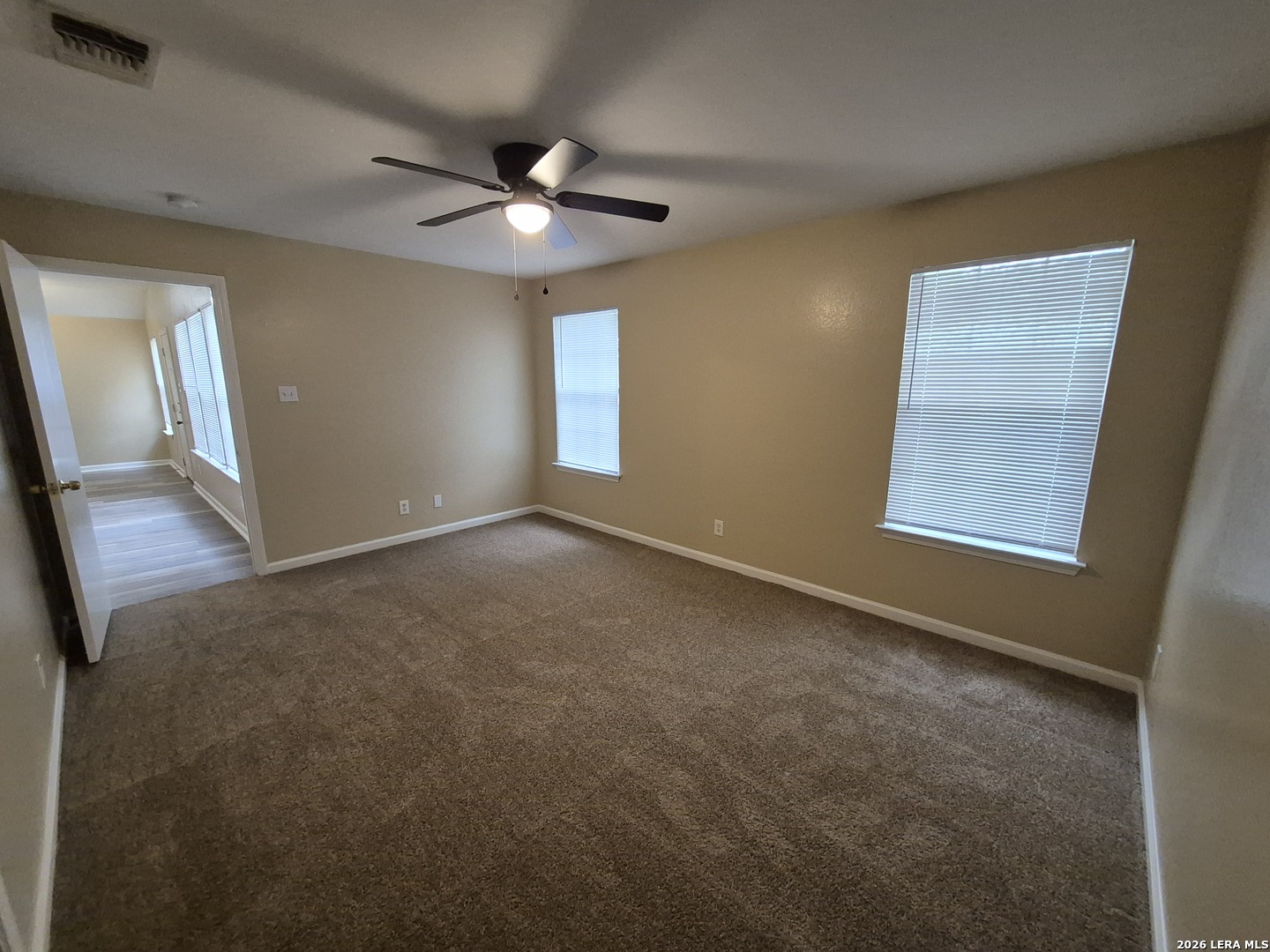 property viewer photo 23