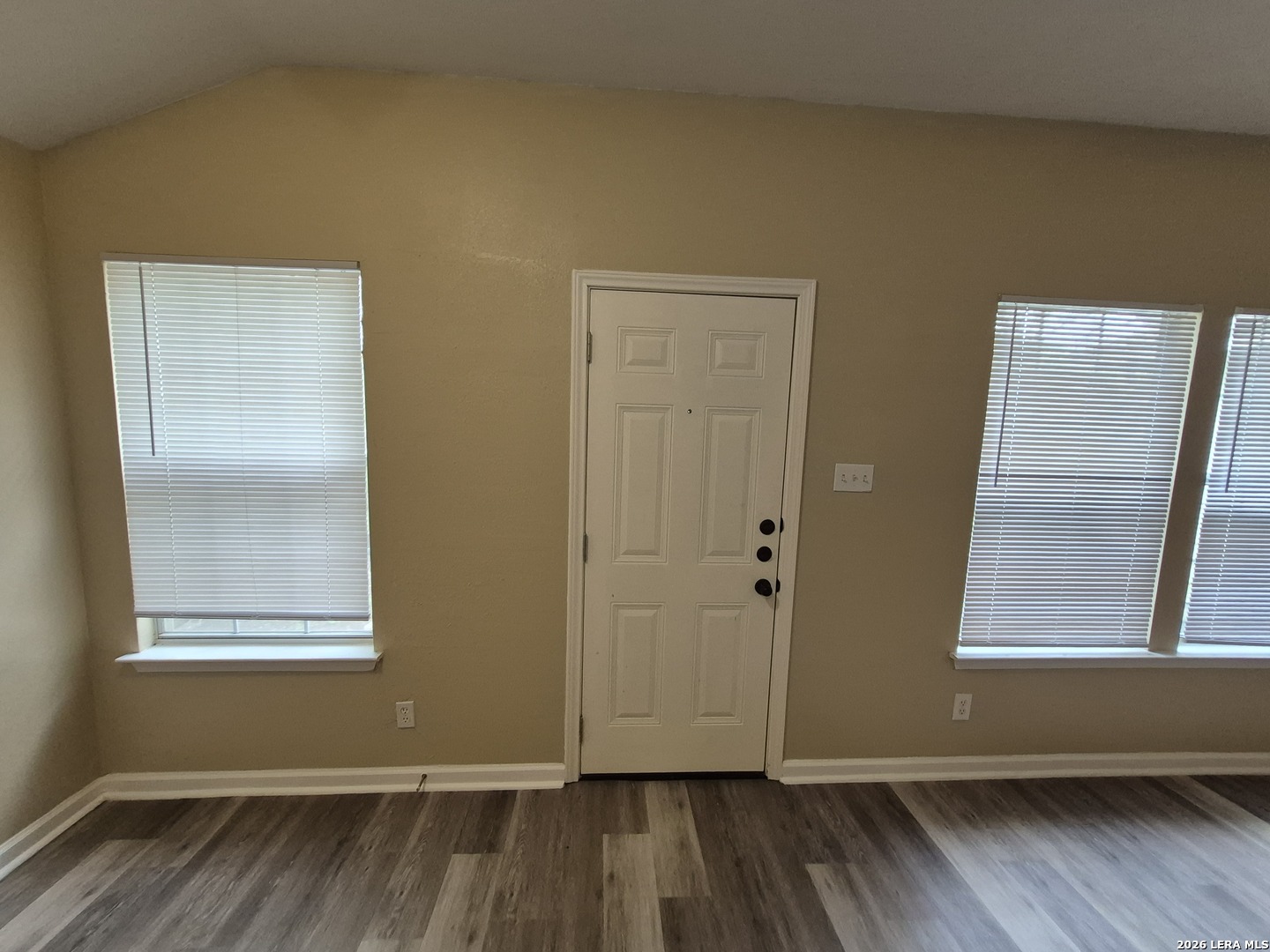 property viewer photo 33