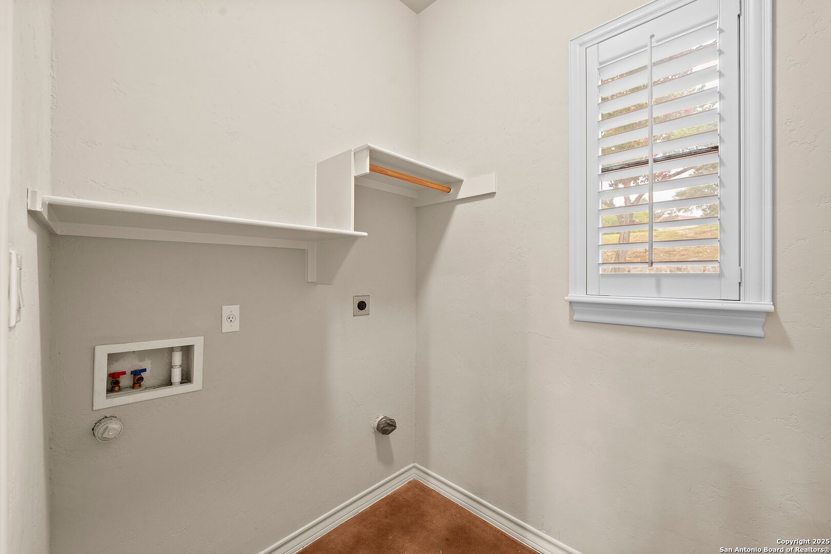 main property photo 28