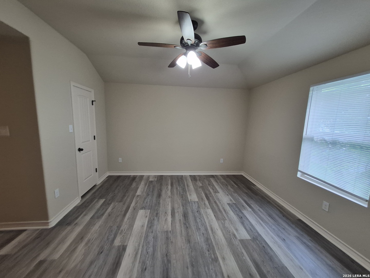 property viewer photo 14