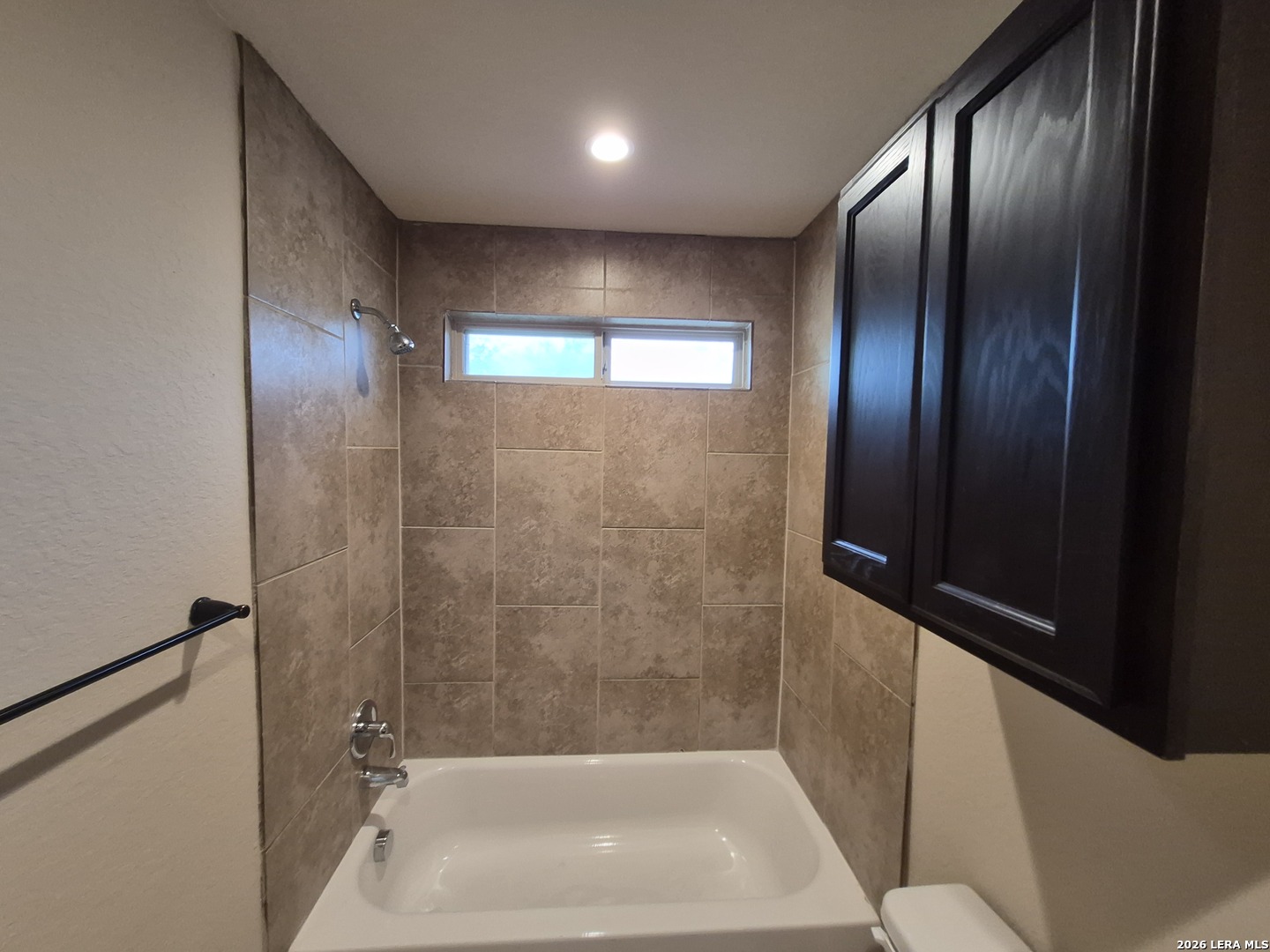 property viewer photo 19